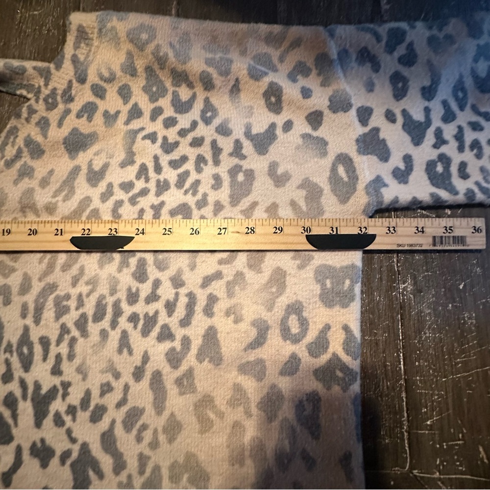 POL Leopard Print Off-the-Shoulder Sweater in Tan and Black - Picture 5 of 8